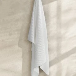 Discount ⭐ Five Queens Court Pine Beach Throw Chambray ⌛