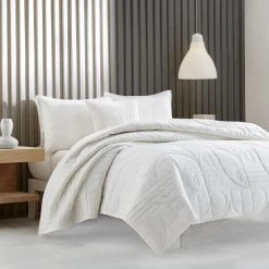 New 😀 Five Queens Court Bradley Modern Quilt White 🧨