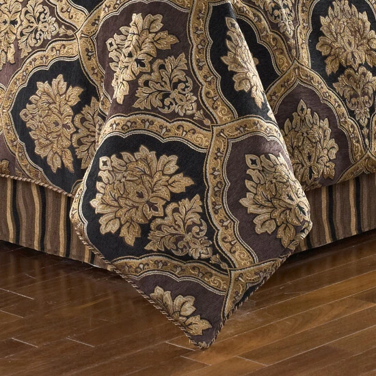 Flash Sale ✔️ Five Queens Court Reilly Woven Chenille Damask 4-piece Comforter Set ⌛ 3 Flash Sale ✔️ Five Queens Court Reilly Woven Chenille Damask 4-piece Comforter Set ⌛ - Image 3