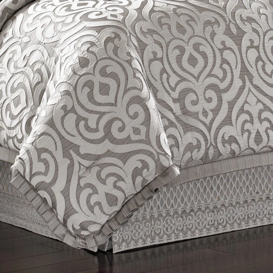 Best Pirce π Five Queens Court Lafayette 4-piece Silver Damask Comforter Set π 2 Best Pirce π Five Queens Court Lafayette 4-piece Silver Damask Comforter Set π - Image 2
