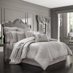 New 🤩 Five Queens Court Lambert Silver Comforter Set 🔥